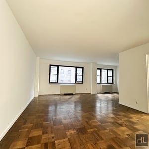 Photo for E 56th St | Sutton Place | 1BR / Flex-2 / 1BA | Avail June 1 | Doorman | Laundry | NO Broker's Fees!