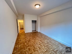 Photo for ✨ Spacious Sutton Place 1BR w/ 24HR Doorman — NO FEE