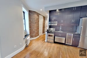 Photo for E 13TH ST.