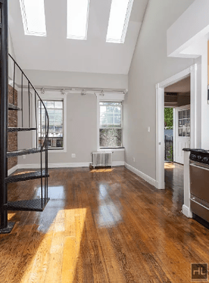 Photo for W 21ST ST.