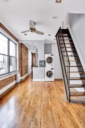 Photo for E 13TH ST.