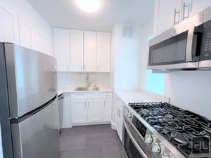 Photo for 2nd Avenue