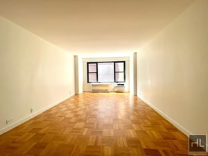 Photo for Fourth Avenue