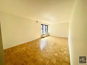 Photo for Fourth Avenue