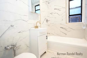 Photo for Bay Parkway