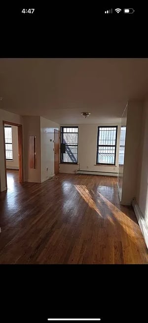 Photo for 3rd Avenue