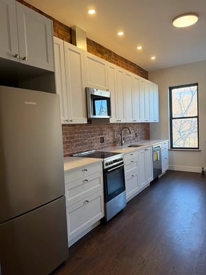 Photo for Greenpoint Avenue