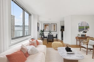 Photo for 2nd Avenue