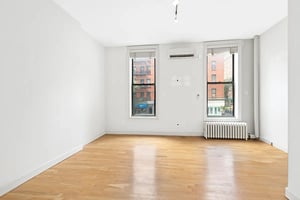 Photo for 3rd Avenue