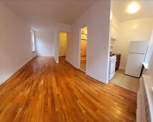 Photo for 75th Street