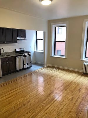 Photo for 81st Street