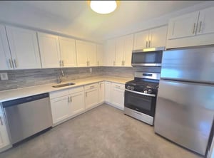 Photo for 185th Street