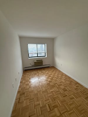 Photo for 31st Avenue