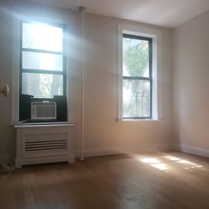 Photo for 2nd Avenue