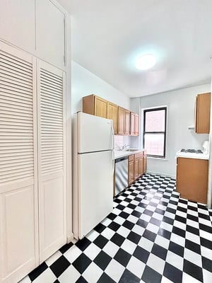 Photo for 61st Street