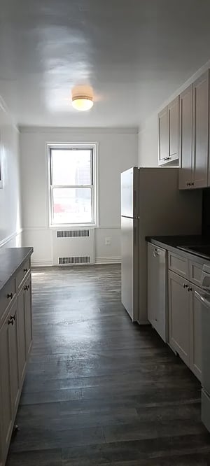 Photo for 77th Avenue