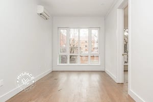 Photo for Varet Street