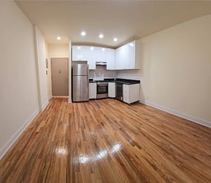 Photo for Maple Avenue