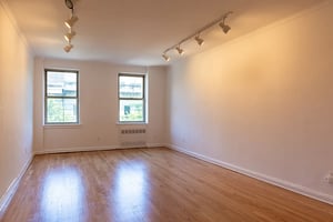 Photo for 8th Avenue