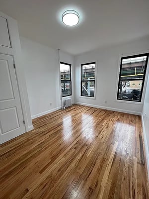 Photo for 3rd Avenue