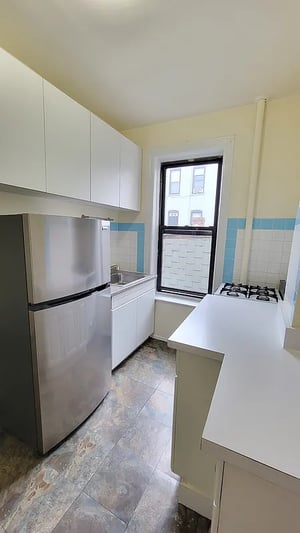 Photo for 28th Avenue