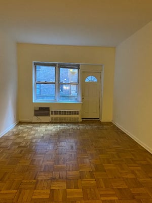 Photo for 1st Avenue