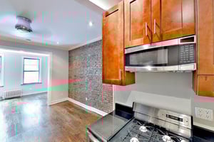 Photo for E 10TH ST.