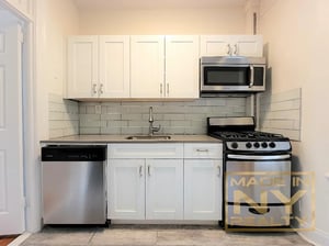 Photo for 31st Avenue