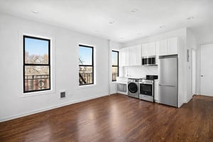 Photo for 7th Avenue