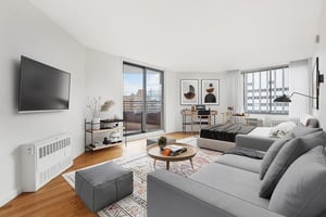 Photo for 2nd Avenue