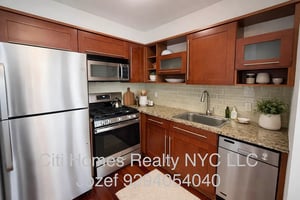 Photo for Vernon Boulevard