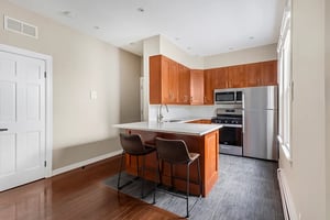 Photo for Metropolitan Avenue