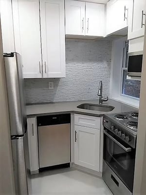 Photo for Rhinelander Avenue