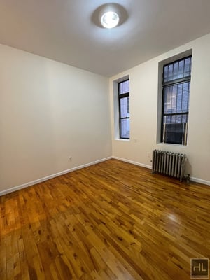 Photo for 2 AVENUE