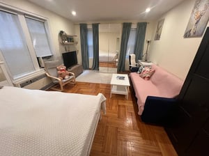 Photo for 76th Avenue