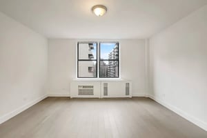 Photo for 2nd Avenue
