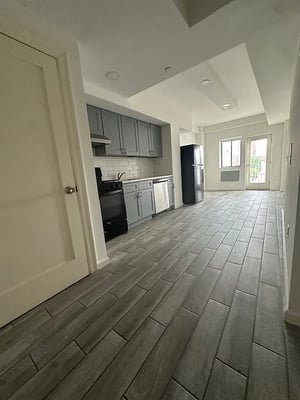 Photo for 31st Avenue