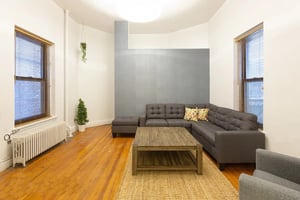 Photo for 2nd Avenue