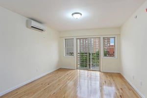 Photo for 31st Avenue