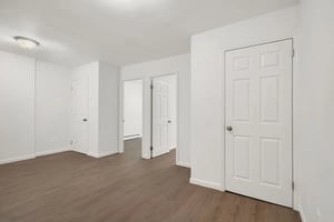 Photo for 28th Avenue
