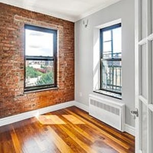 Photo for LEXINGTON AVE.
