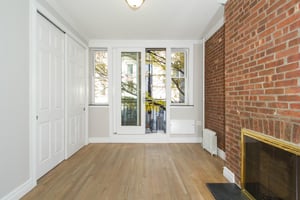 Photo for E 7TH ST.