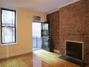 Photo for E 7TH ST.