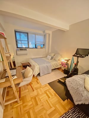 Photo for W. 13 ST, Meatpacking District: between 8th Ave & Hudson/9th, Lg Studio w/Great Amenities & NO Broker's Fees!