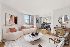 Photo for 2nd Avenue
