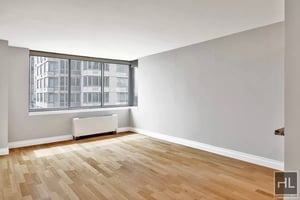 Photo for 6th Avenue