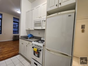 Photo for 2 AVENUE