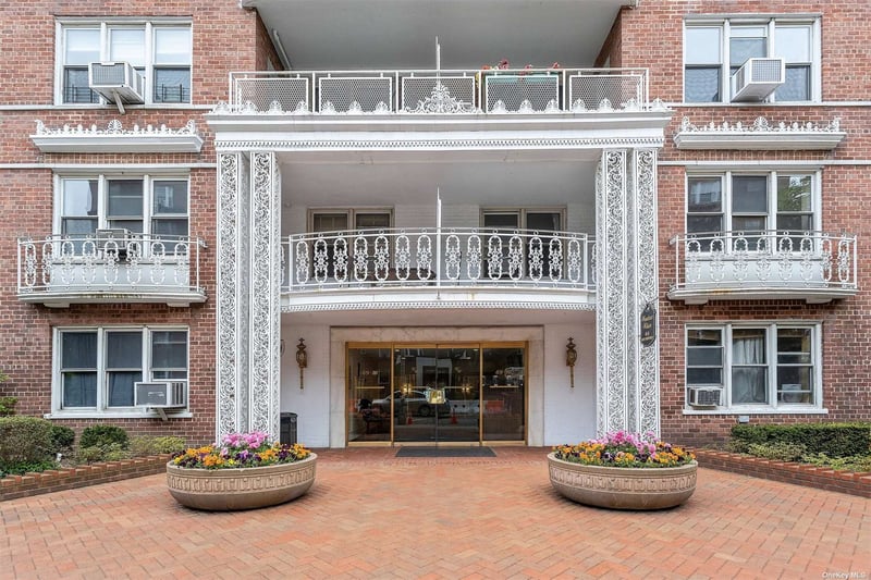 Image for 69-10 108th