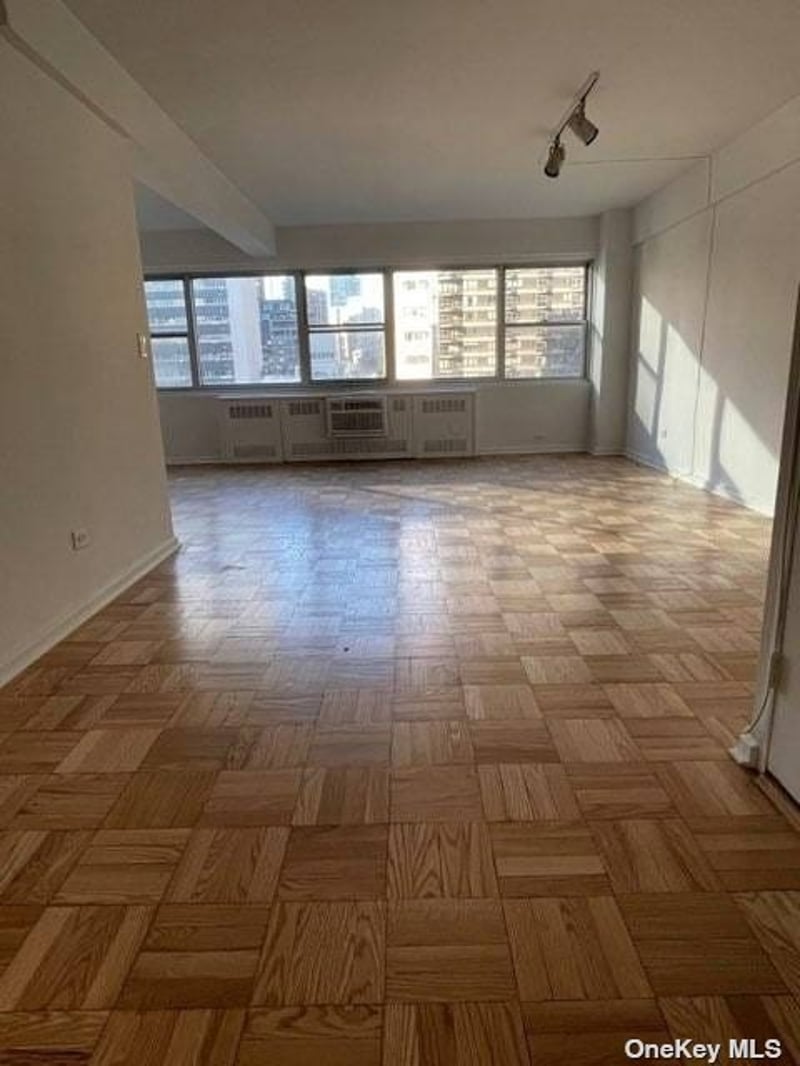 Image for 333 E 46th St